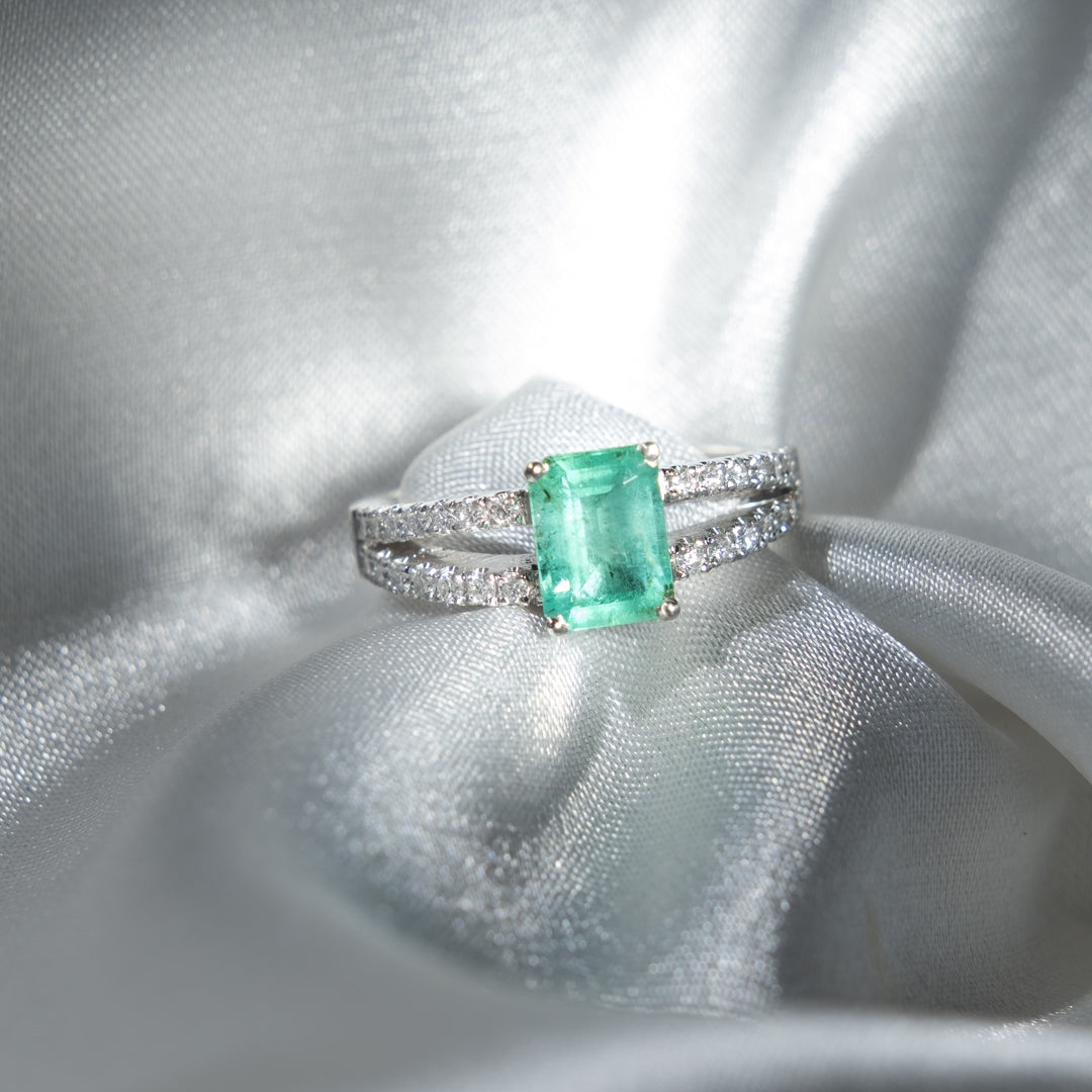 Anillo Esmeralda y Doble Argolla Diamantes
