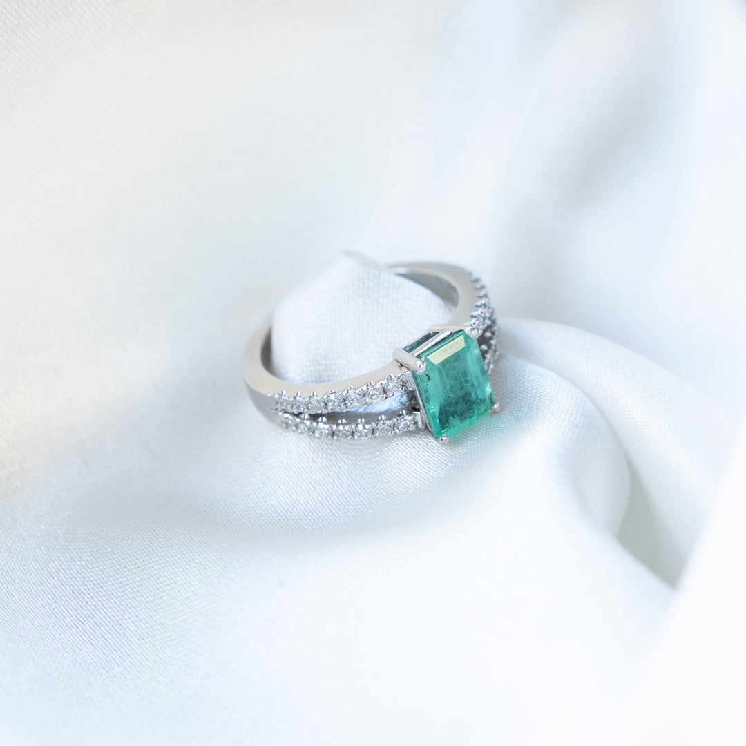 Anillo Esmeralda y Doble Argolla Diamantes