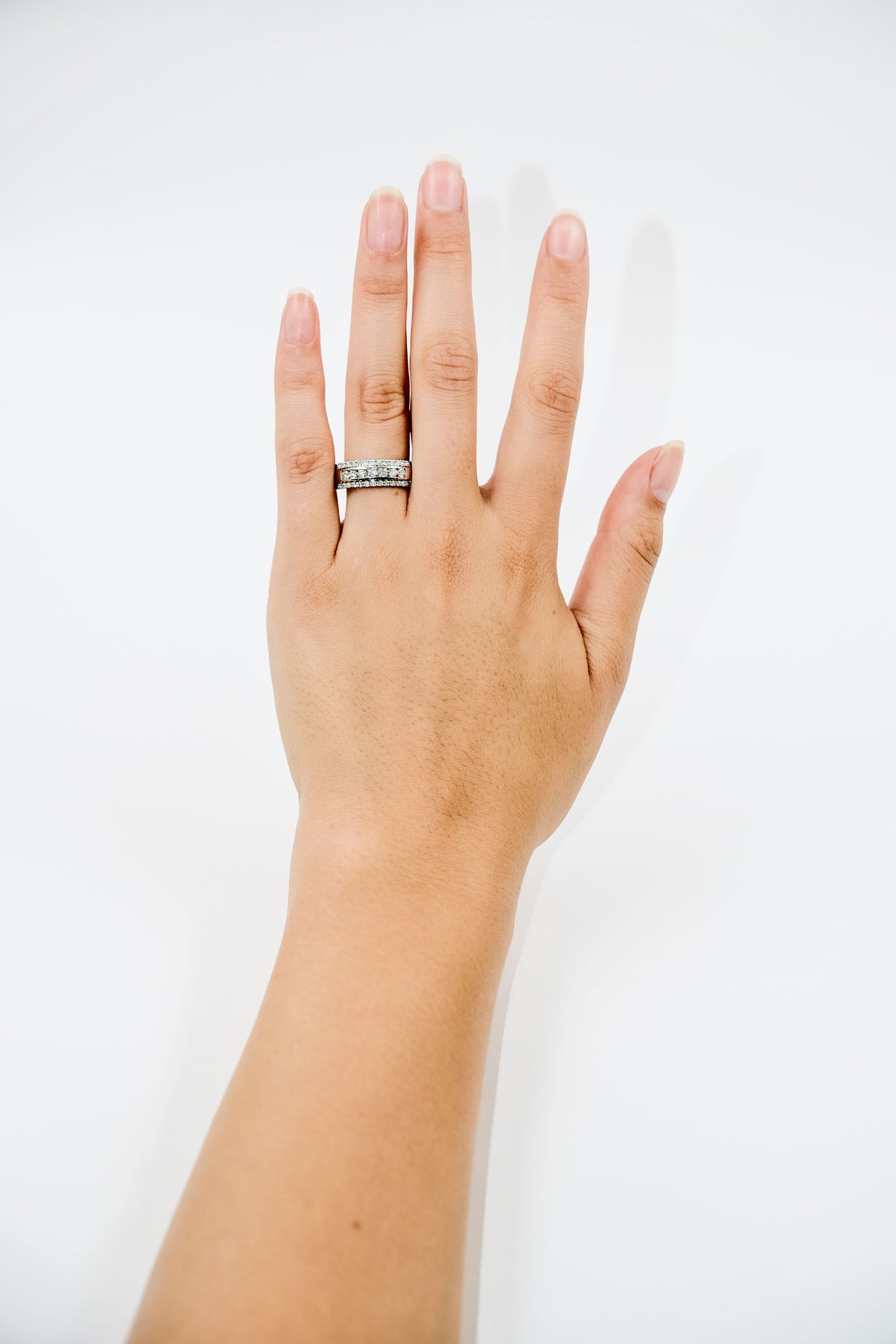 Triple Cintillo de Diamantes Macizo