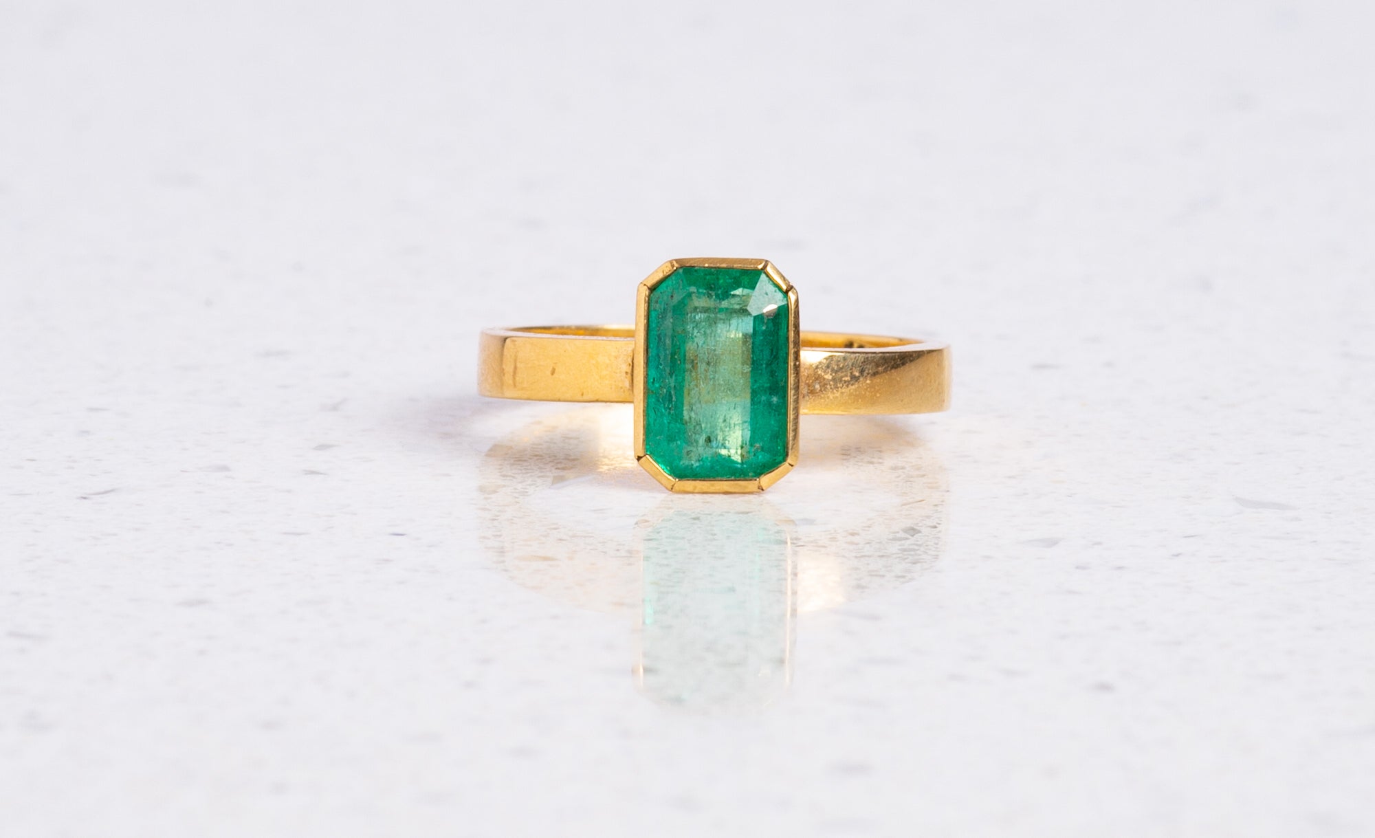 Anillo Esmeralda Octagonal y Oro 18kt Tienda Tiara Joyas