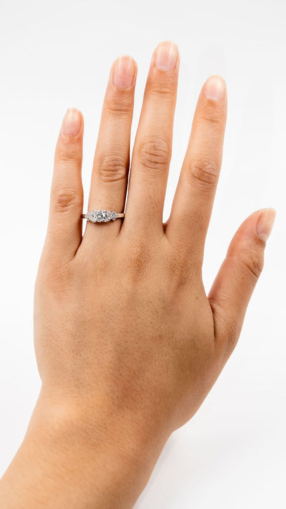 Anillo Floral Diamante