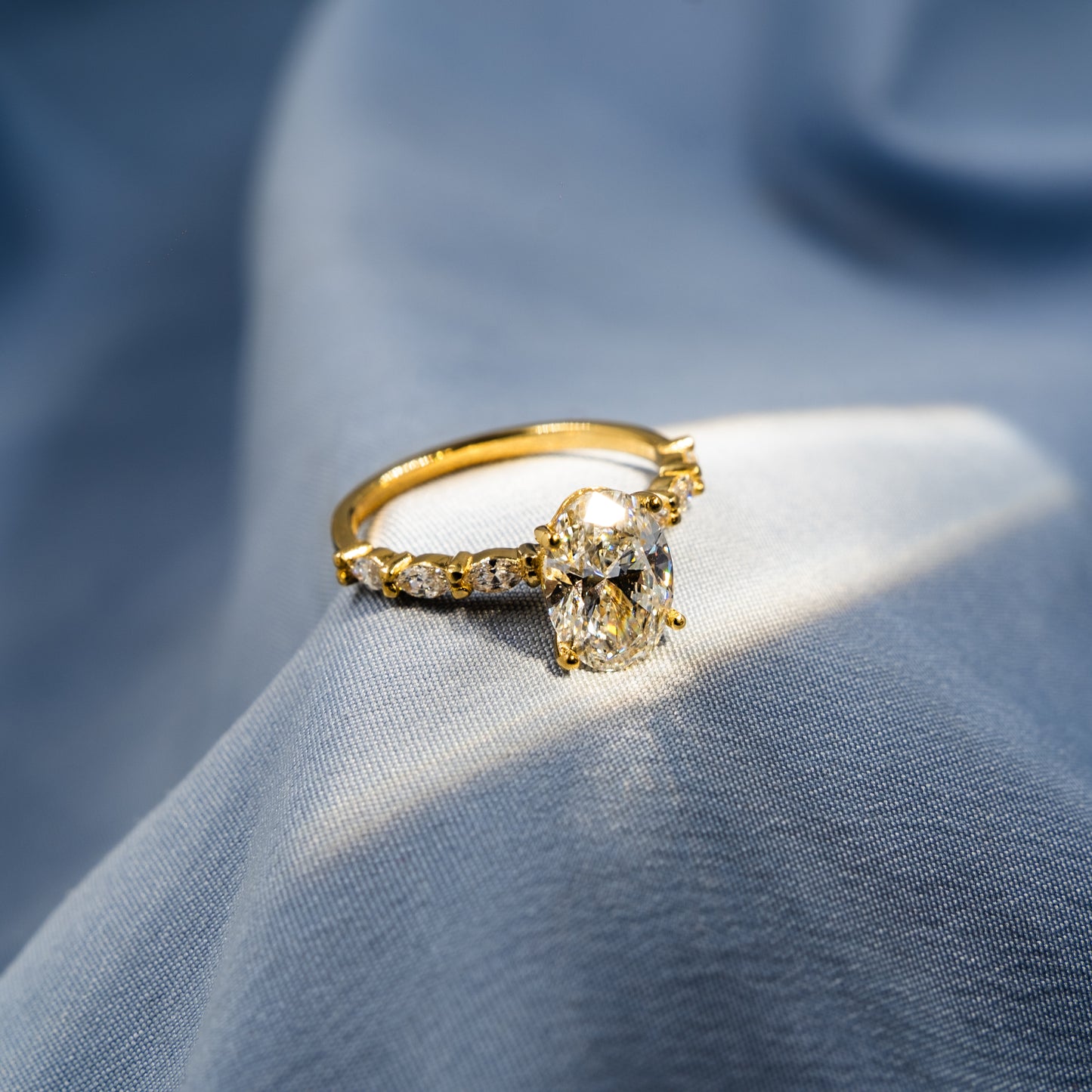Anillo Oro Oval y Marqusie