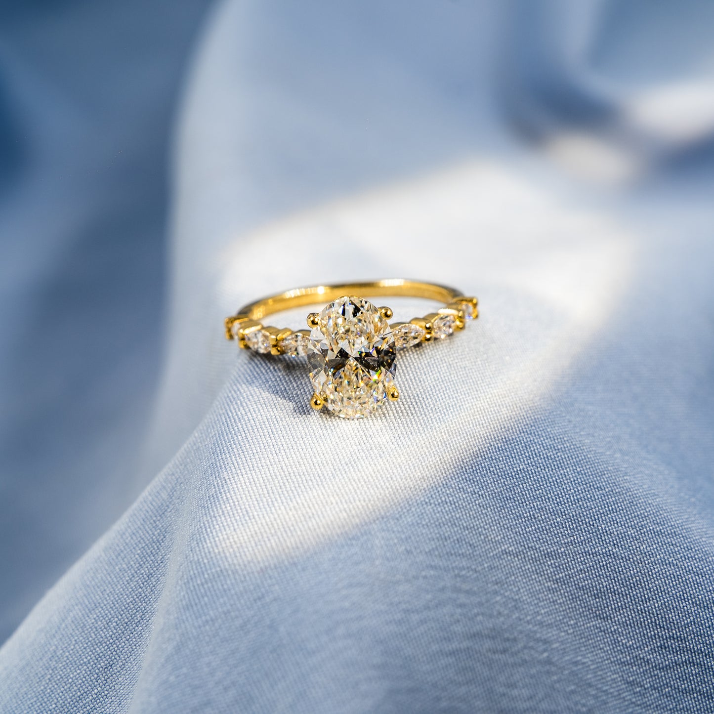 Anillo Oro Oval y Marqusie