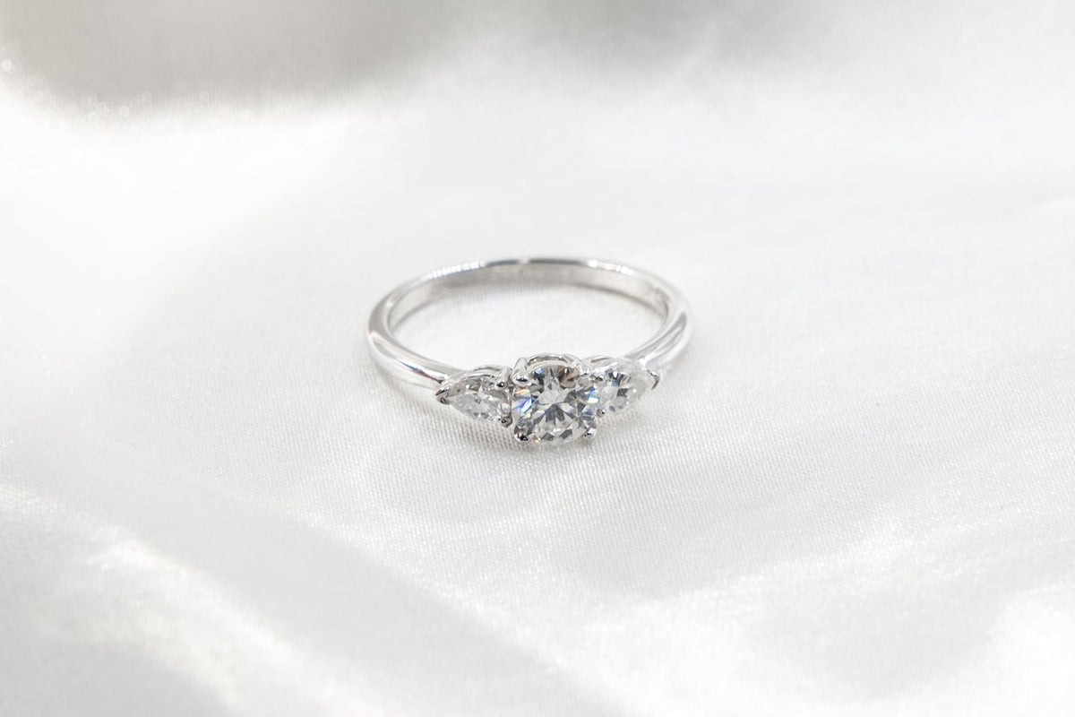 Anillo Tricillo Pear Cut