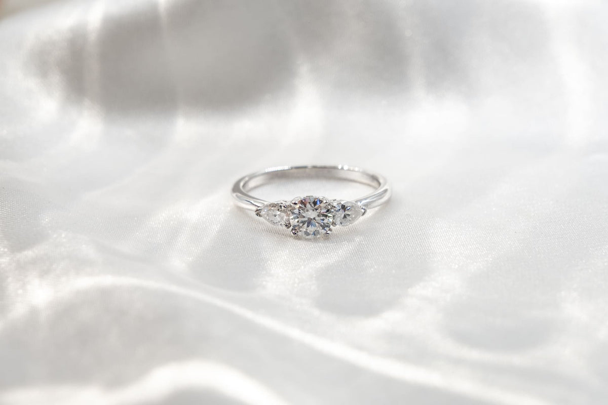 Anillo Tricillo Pear Cut
