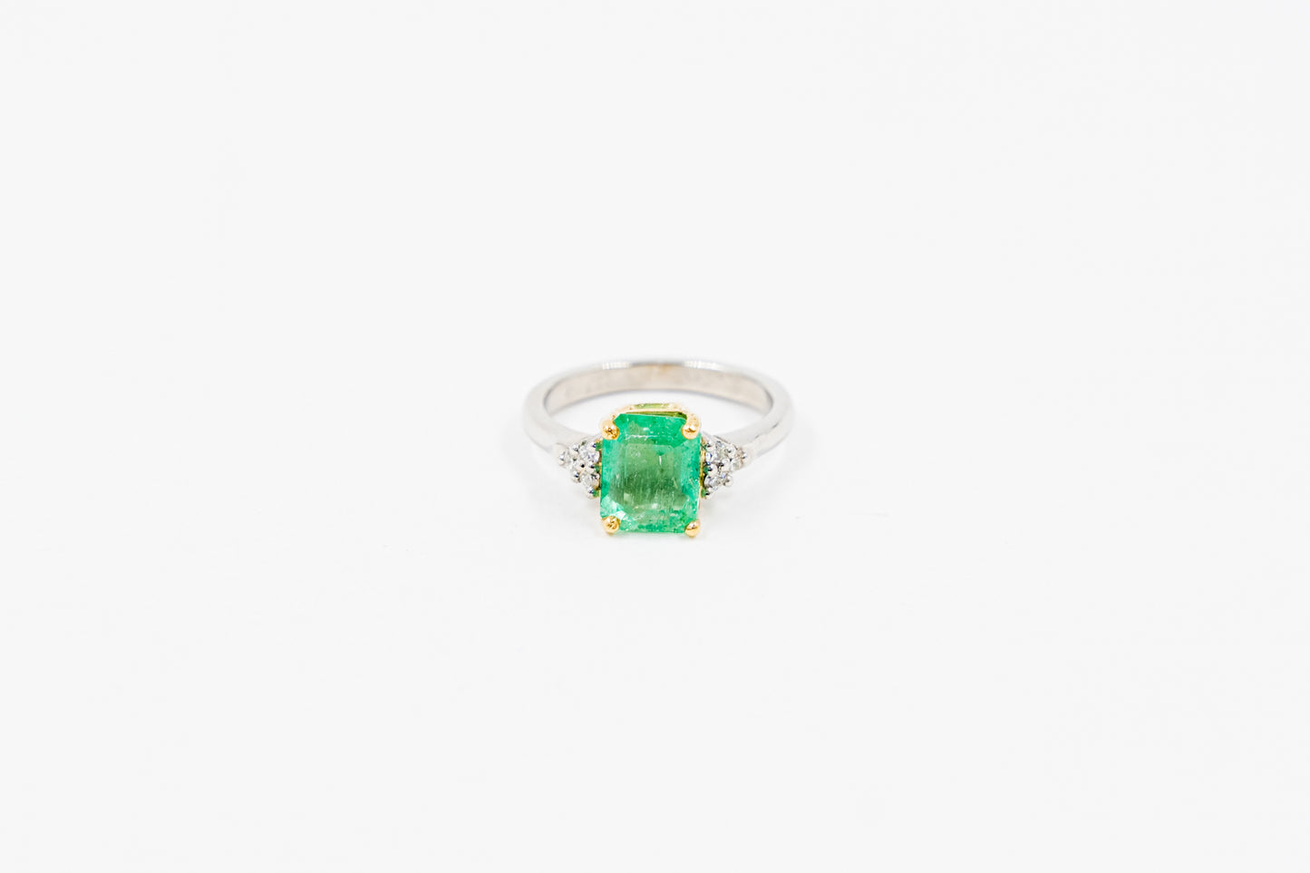 Anillo Bicolor Esmeralda Colombiana y Brillo Diamantes
