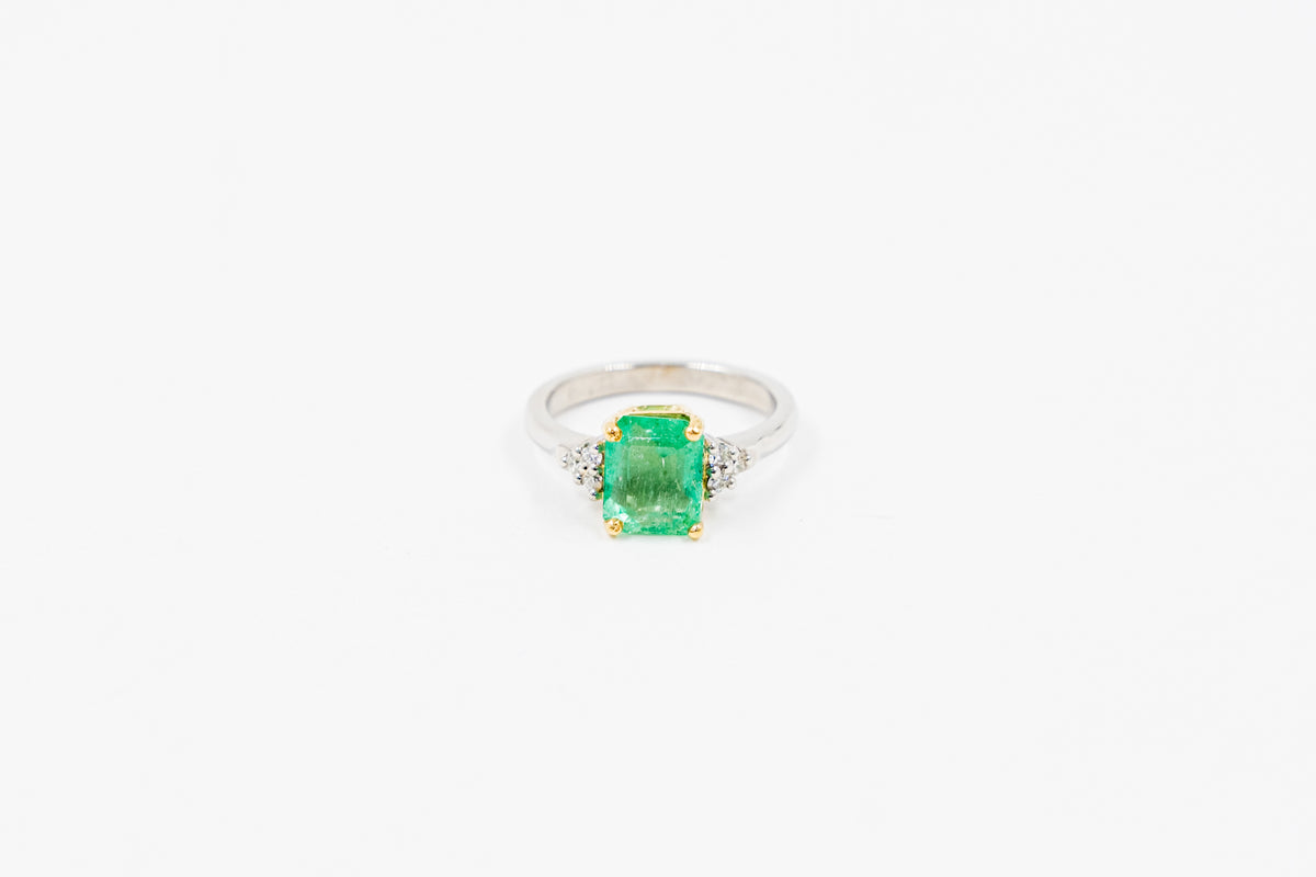 Anillo Bicolor Esmeralda Colombiana y Brillo Diamantes