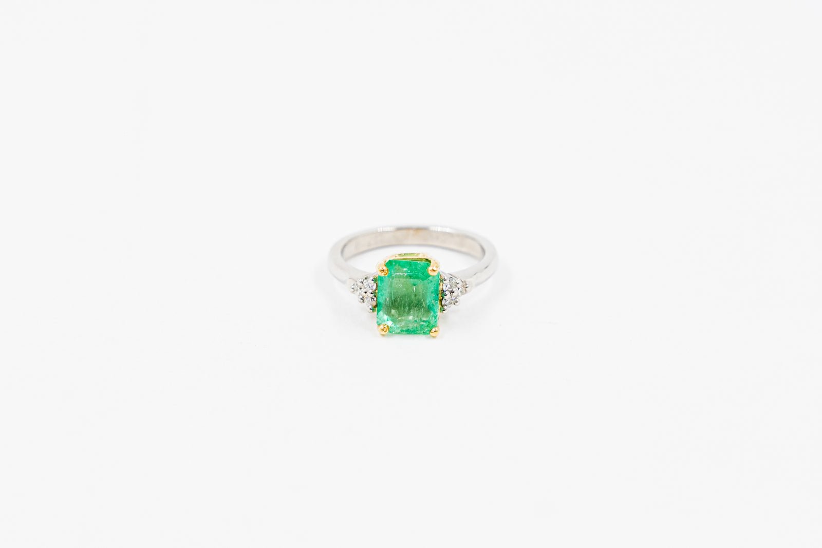 Anillo Bicolor Esmeralda Colombiana y Brillo Diamantes