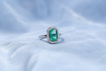 Anillo Halo Esmeralda Diamantes