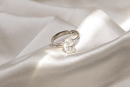 Anillo Diamante Oval y Argolla Convergente