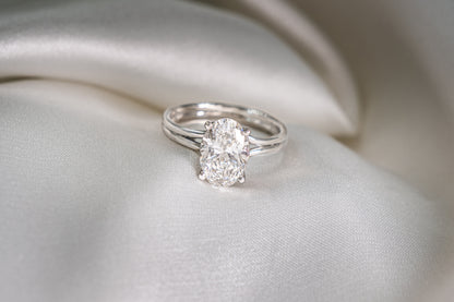 Anillo Diamante Oval y Argolla Convergente