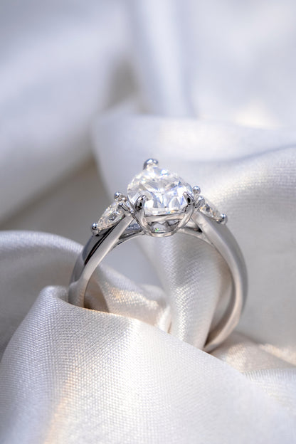 Anillo Diamante Pera y Brillo Marquise