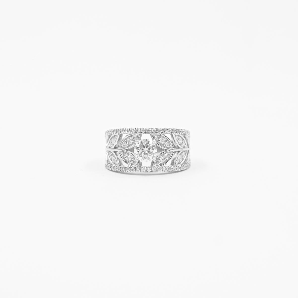 Anillo Banda de Pétalos Eternas