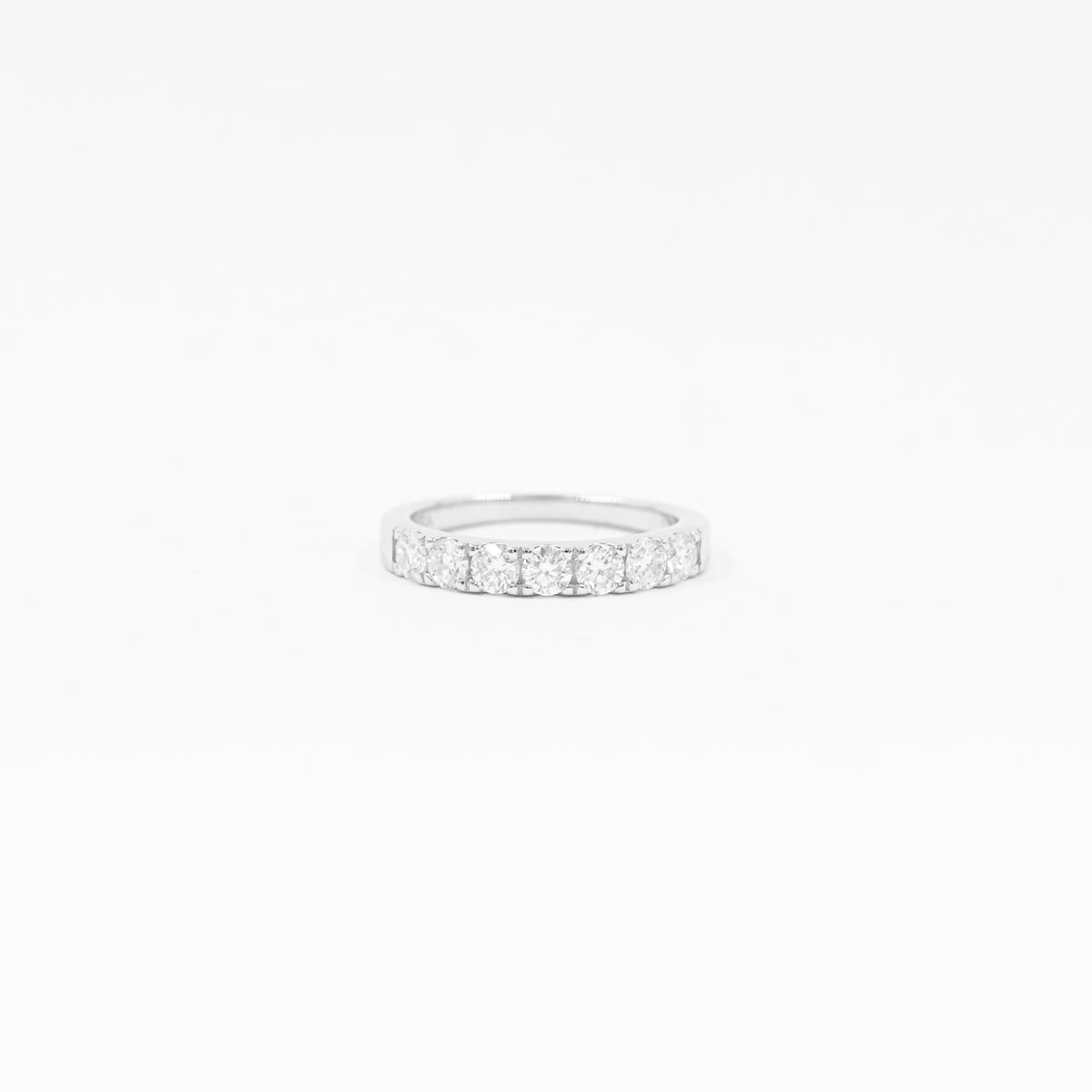 Anillo Medio Cintillo Clásico Moissanitas