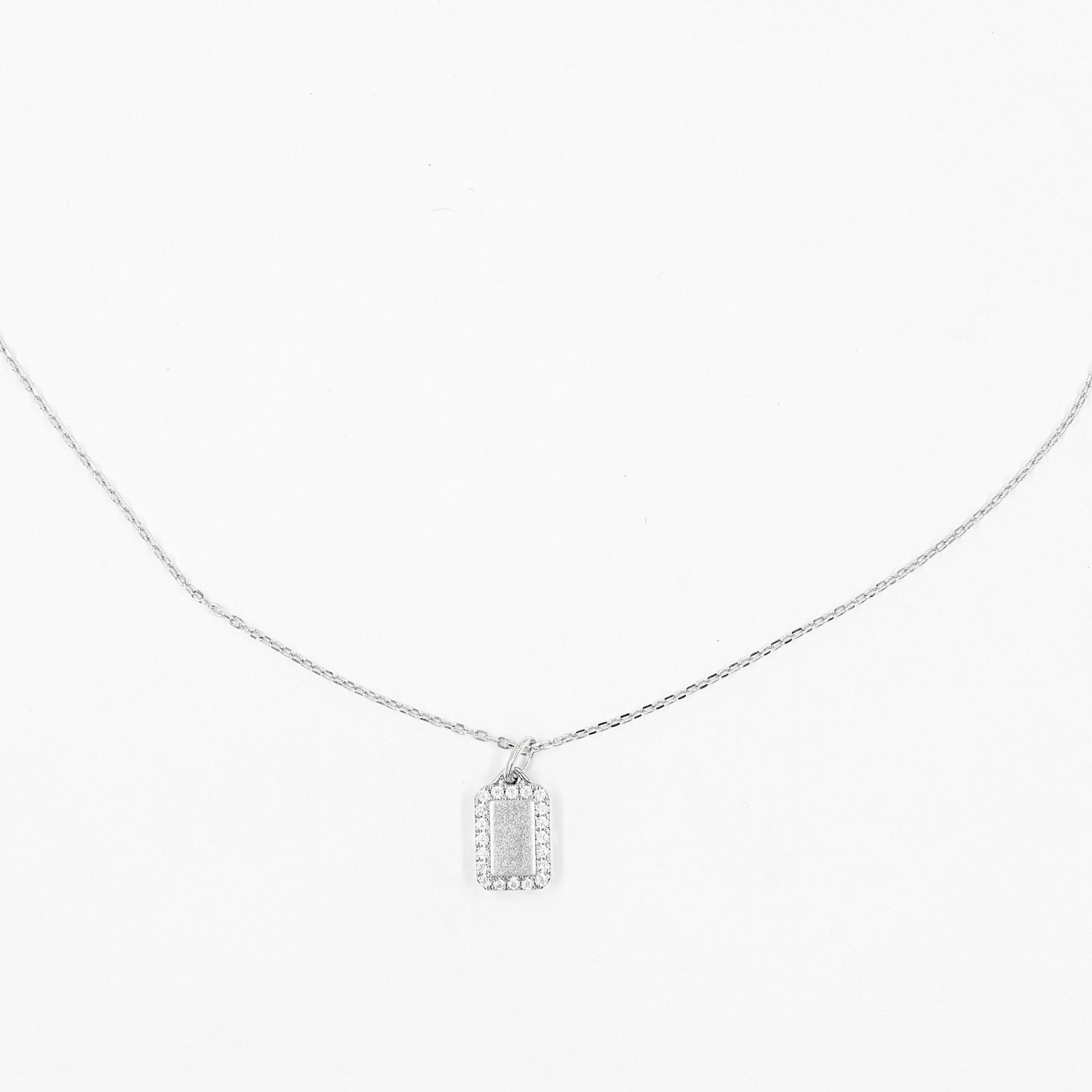 Colgante Medalla y Halo Moissanita