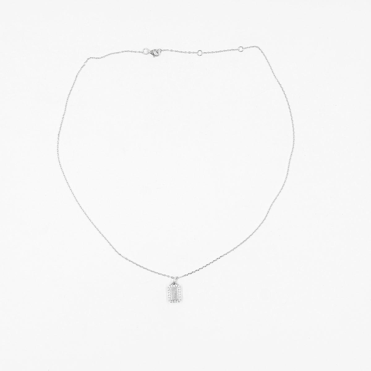 Colgante Medalla y Halo Moissanita