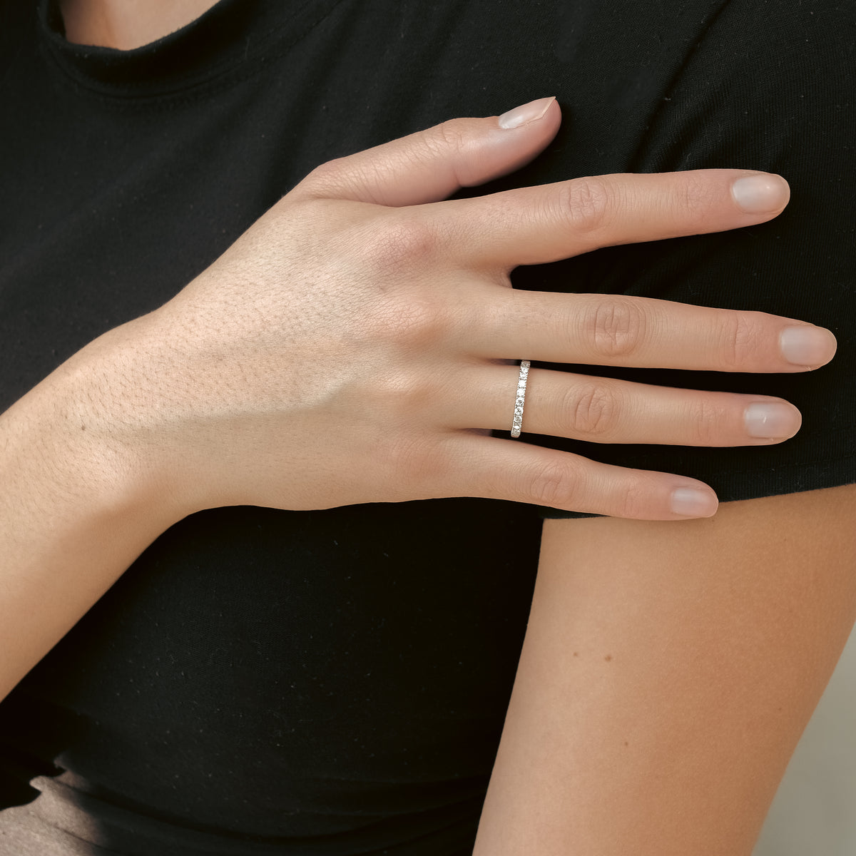 Anillo Medio Cintillo Petite Moissanitas