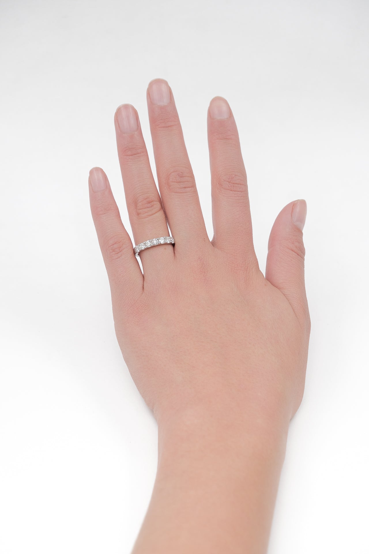 Anillo Medio Cintillo Clásico Moissanitas