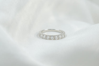 Anillo Medio Cintillo Clásico Moissanitas