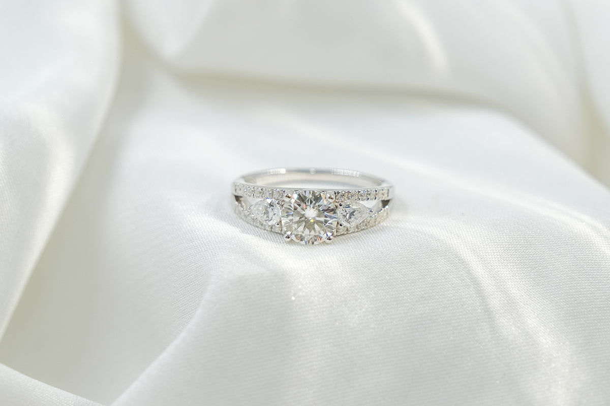 Anillo Tricillo Fancy Moissanitas