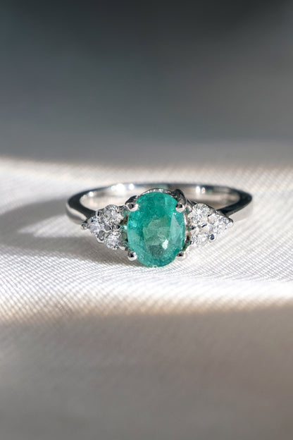 Anillo Esmeralda y Brillo Floral