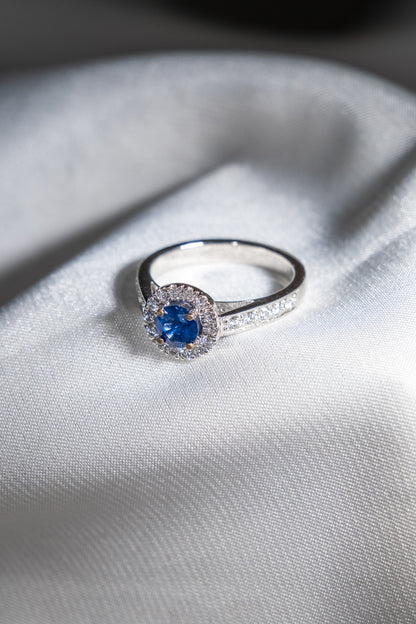 Anillo Zafiro y Halo de Diamantes