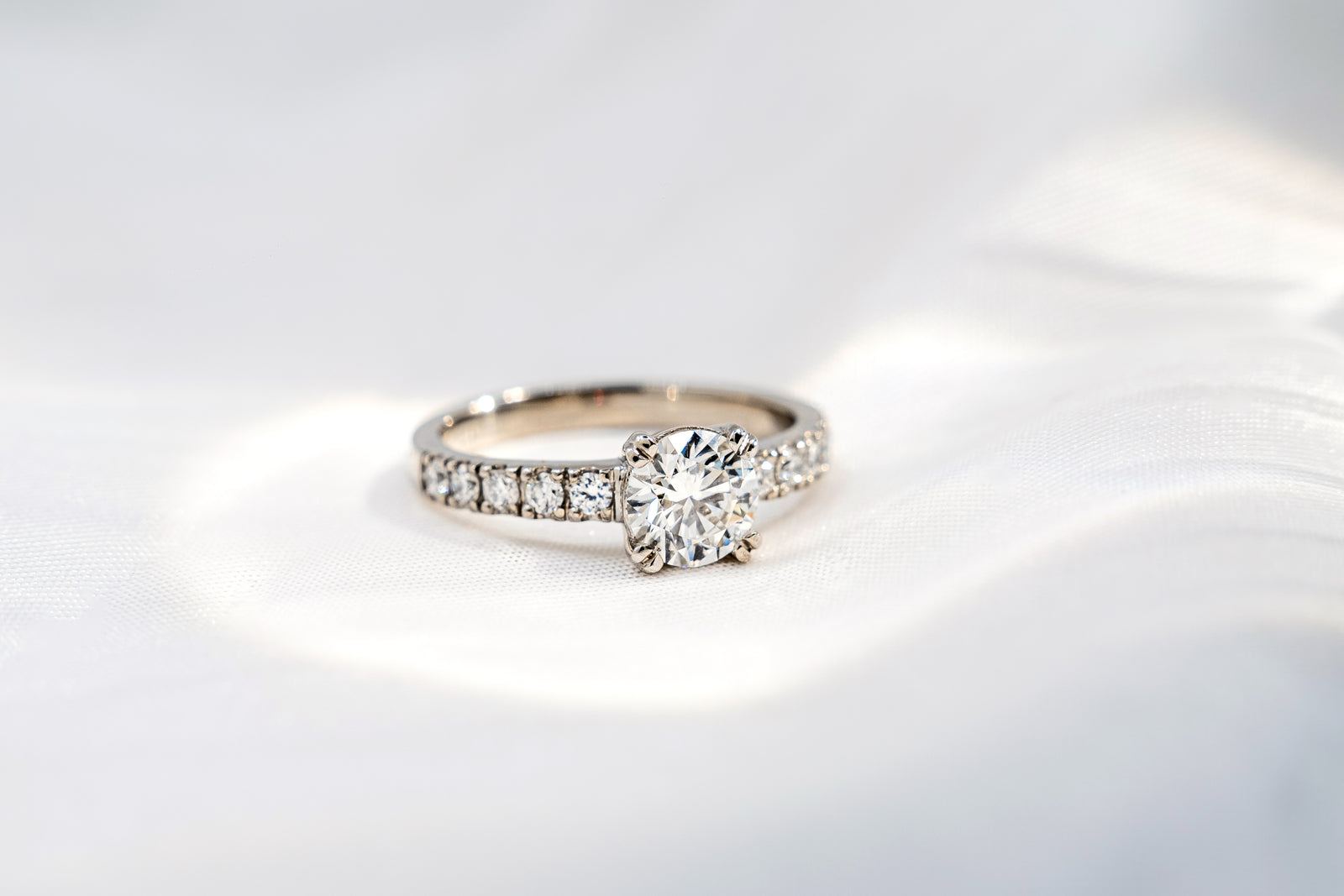 Anillo Diamante y Argolla Pave