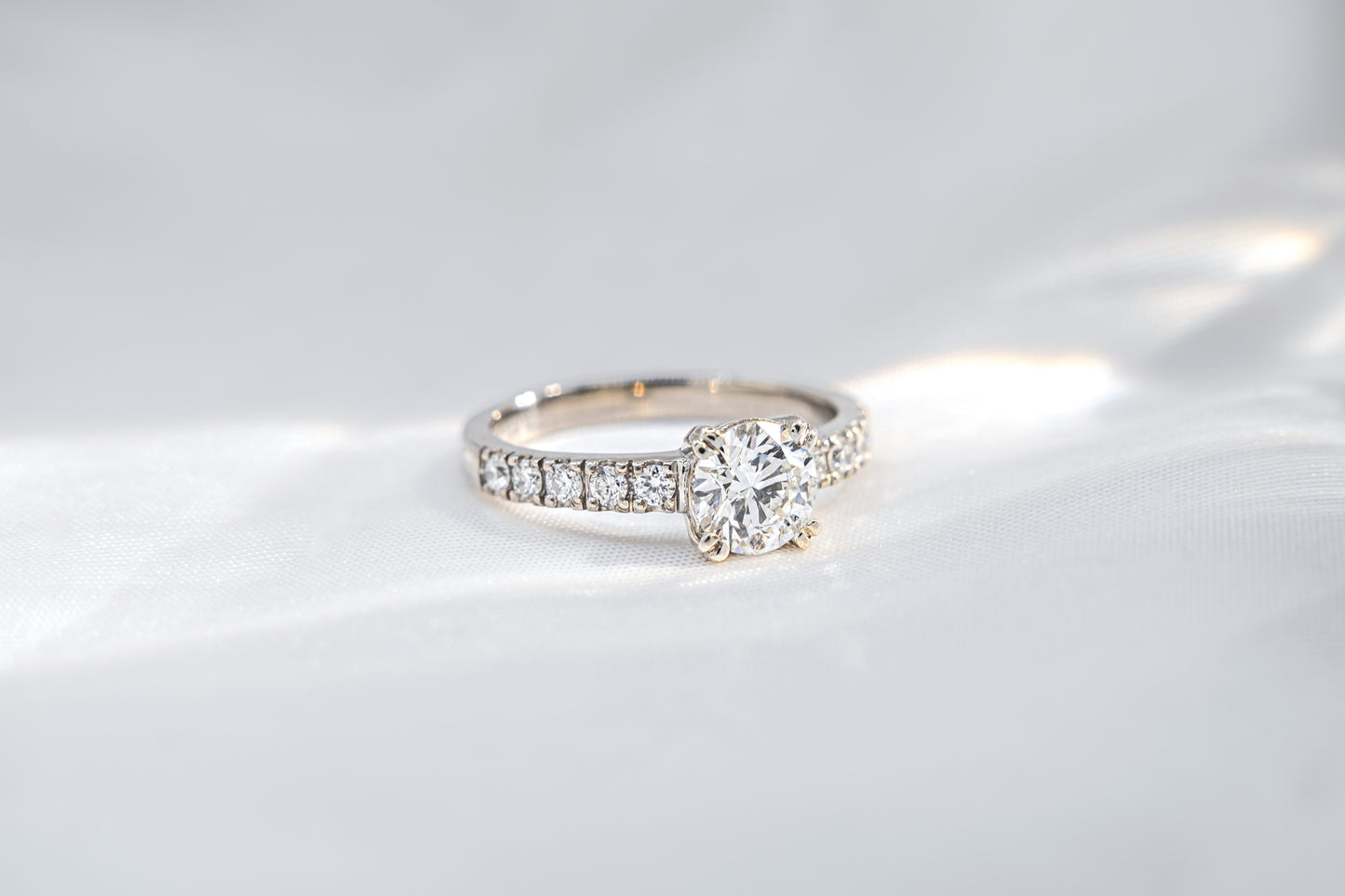 Anillo Diamante y Argolla Pave