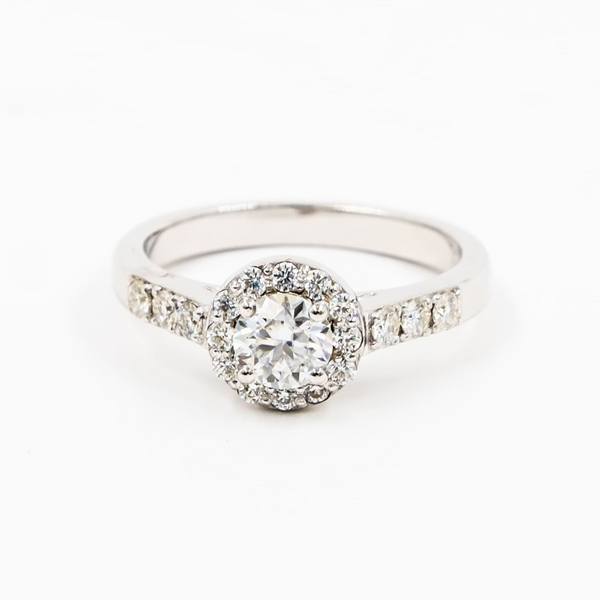 Anillo Halo Clásico Diamantes Lab
