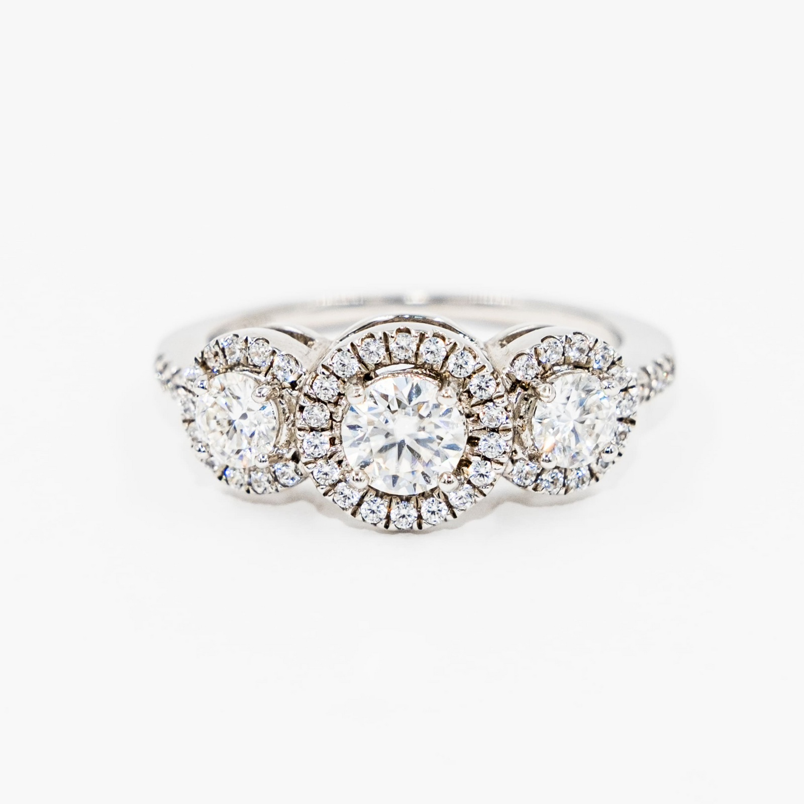 Anillo Tricillo y Halo Máximo de Diamantes