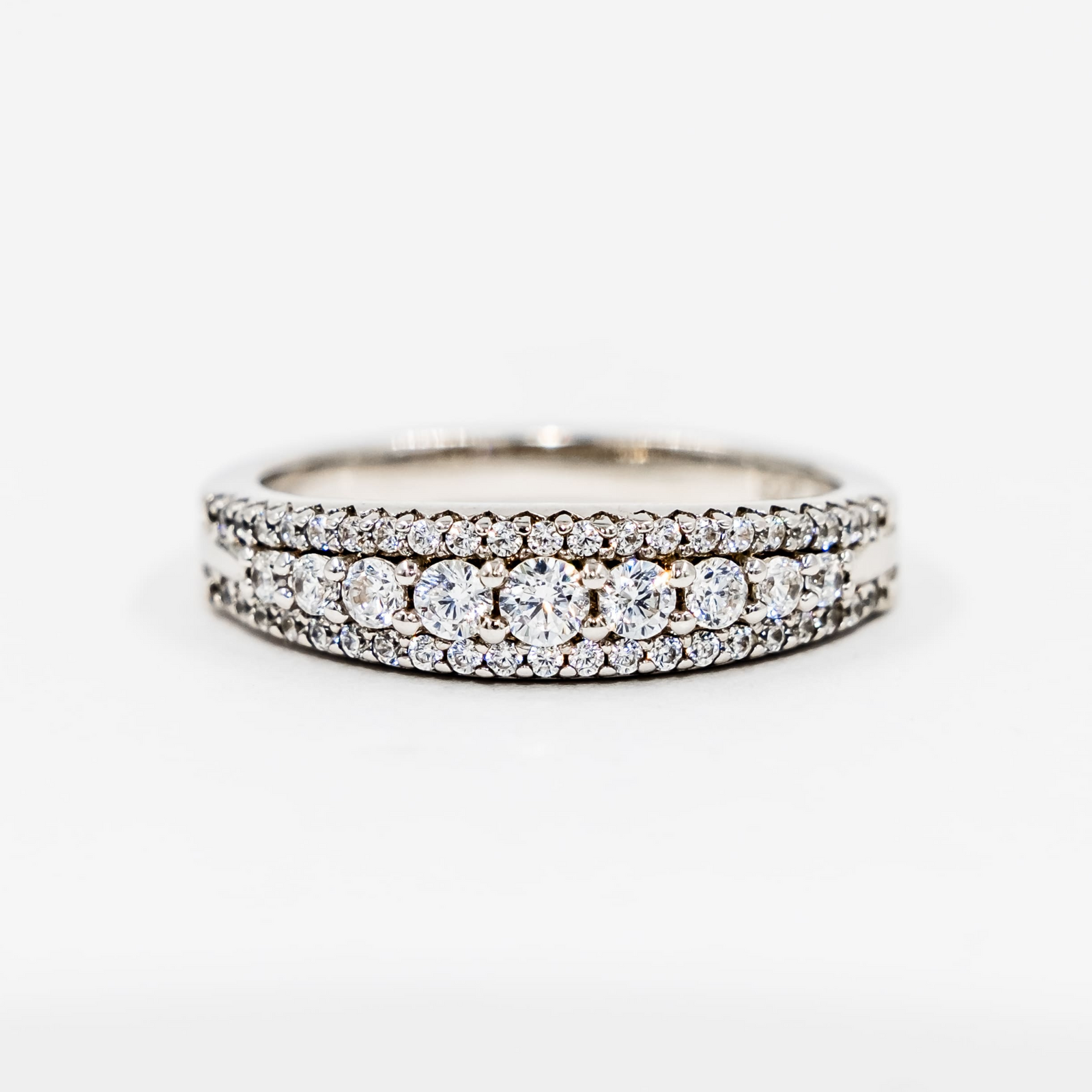 Triple Cintillo de Diamantes Degrade