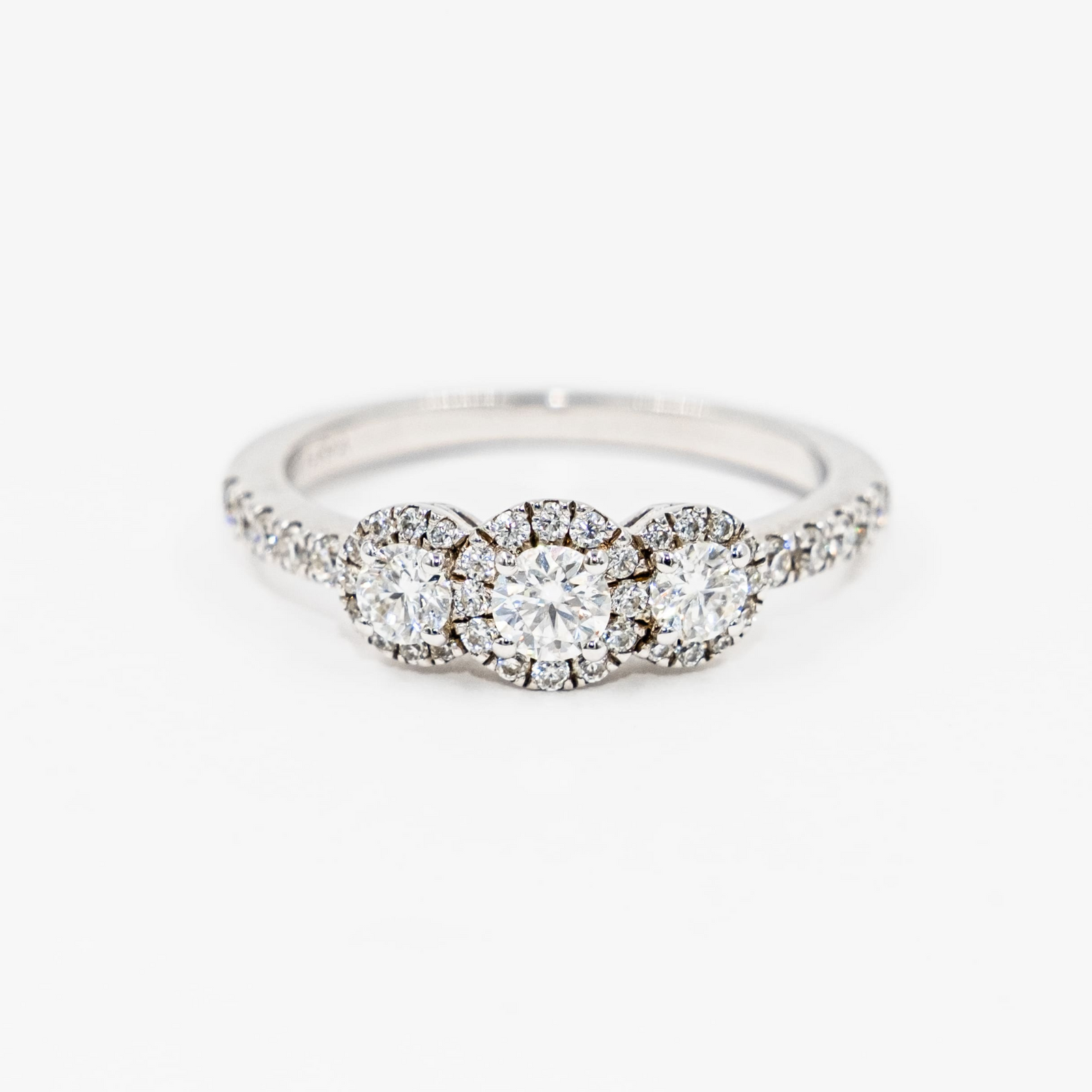 Tricillo Diamantes y Halo Máximo Diamantes Lab