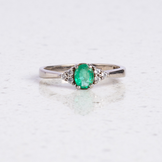 Anillo Esmeralda y Diamantes en grade