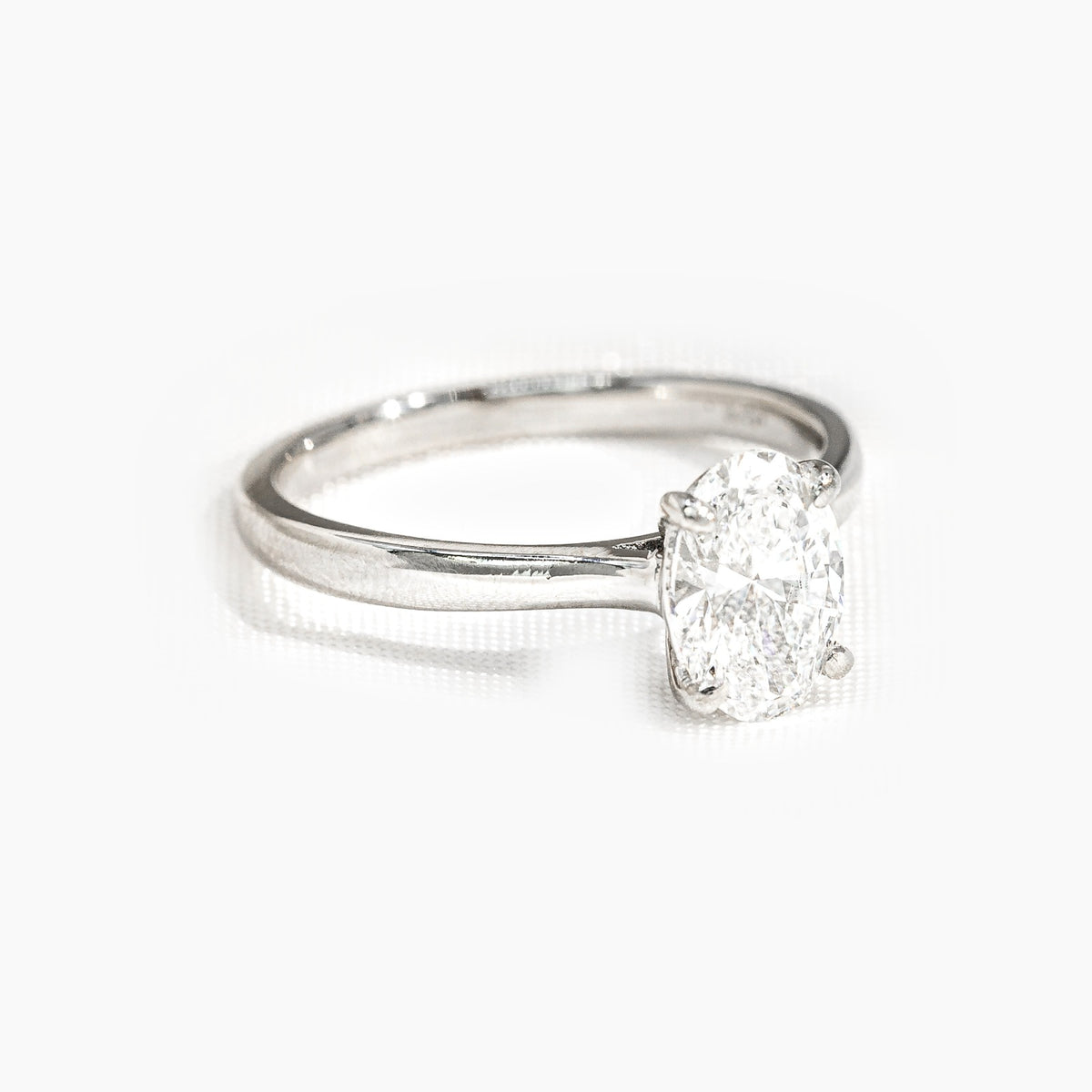 Solitario diamante oval - vista lateral