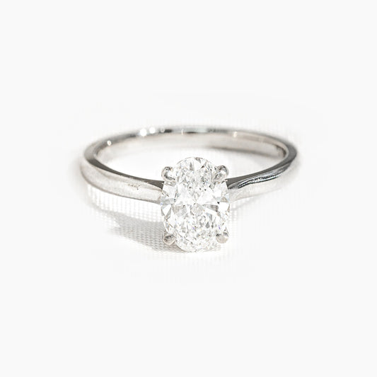 Anillo solitario de platino con diamante oval de 1 CT