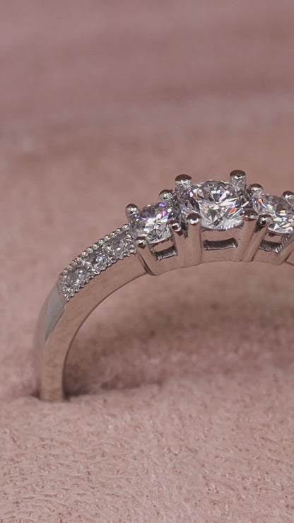 Tricillo Diamantes y Brillo entre paredes - video