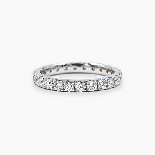 Anillo Sin Fin Brillo Máximo en platino con moissanitas