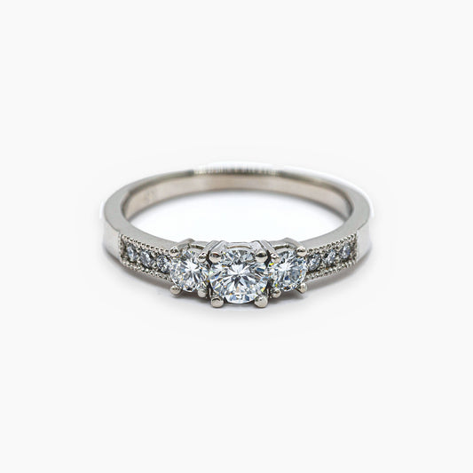 Tricillo Diamantes y Brillo entre paredes, anillo de compromiso con diamantes naturales