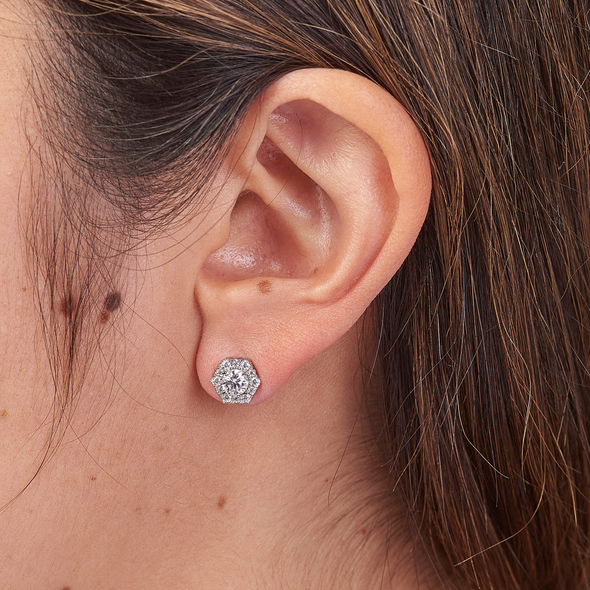 Aros Moissanita en Halo Hexagonal