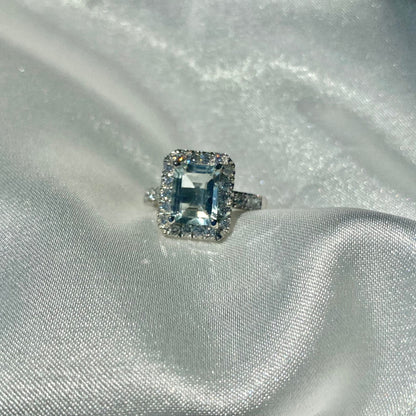 Anillo Aguamarina y Halo Diamantes