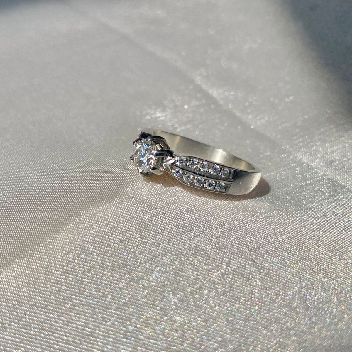 Solitario y Doble Brillo - 40 PTS GIA Certificado