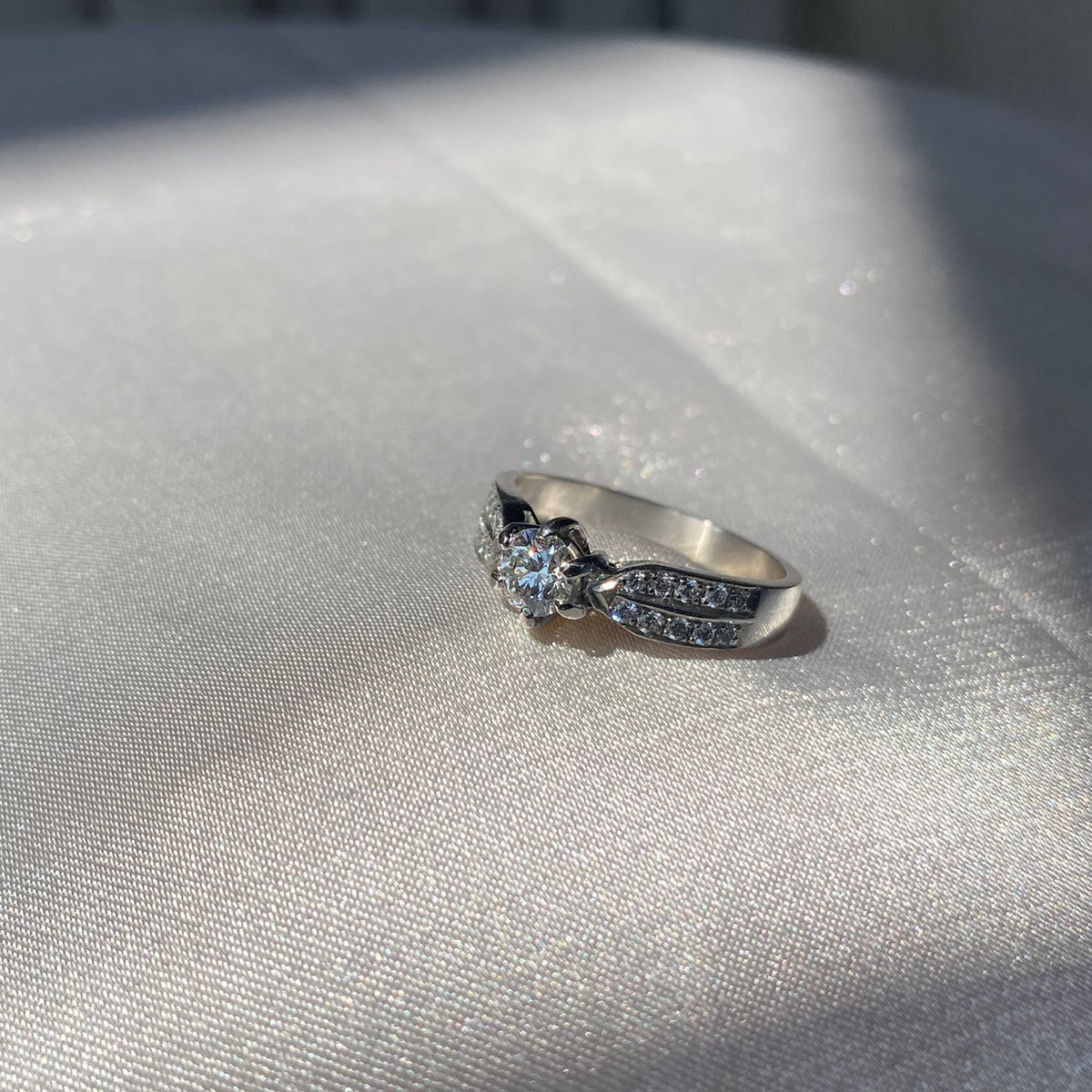 Solitario y Doble Brillo - 40 PTS GIA Certificado