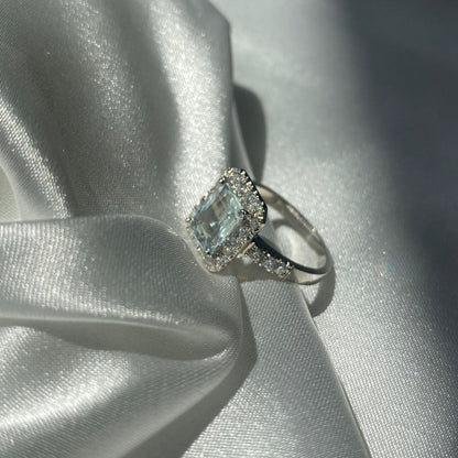 Anillo Aguamarina y Halo Diamantes