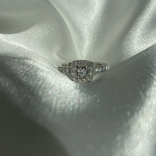 Anillo Halo de Diamantes