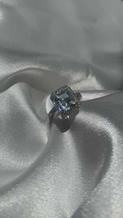Anillo Aguamarina y Halo Diamantes